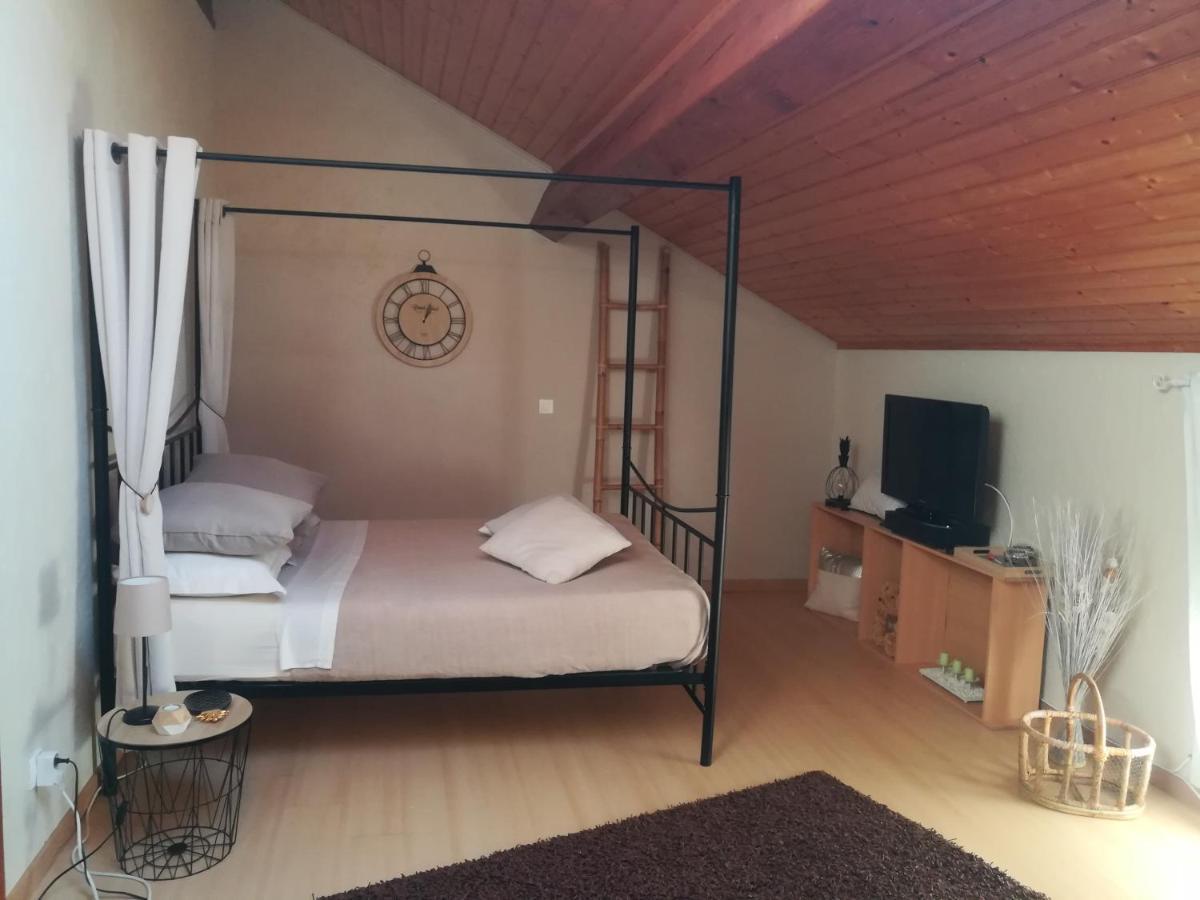 Bed and Breakfast Au Monde de Maëlle à Saint-Hippolyte  Extérieur photo